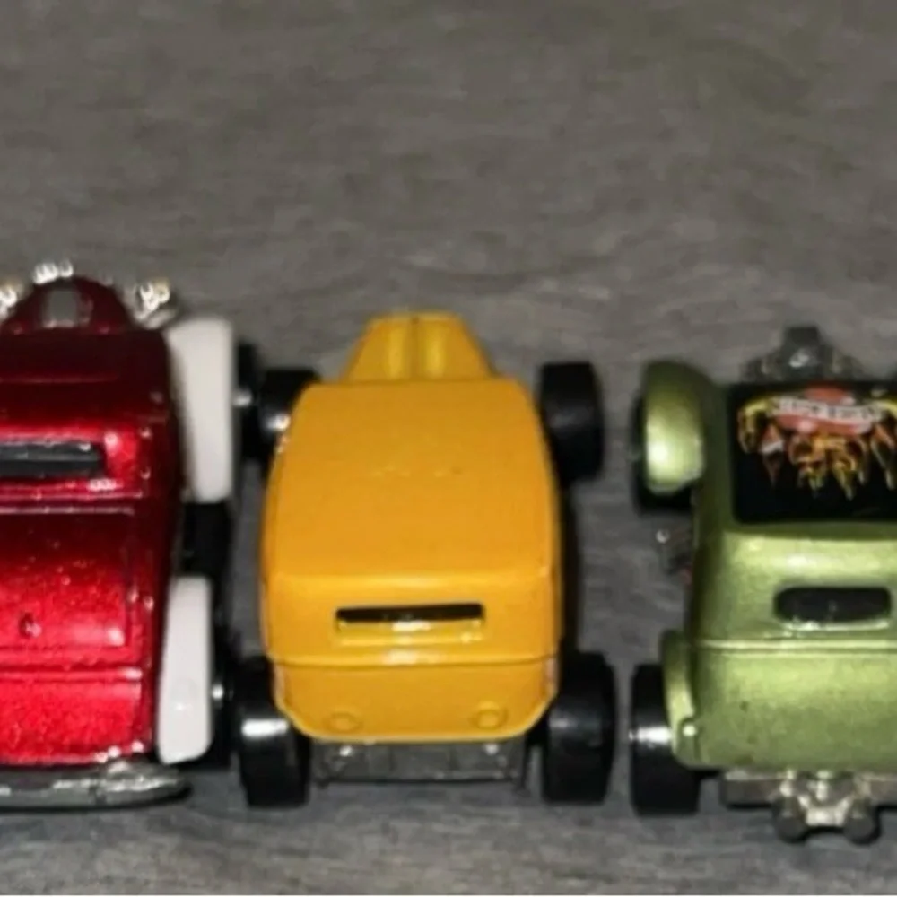 Lot Of 5 Hot Wheels Car Toys Vicky, Midnight Otto, Mustang, Bugatti